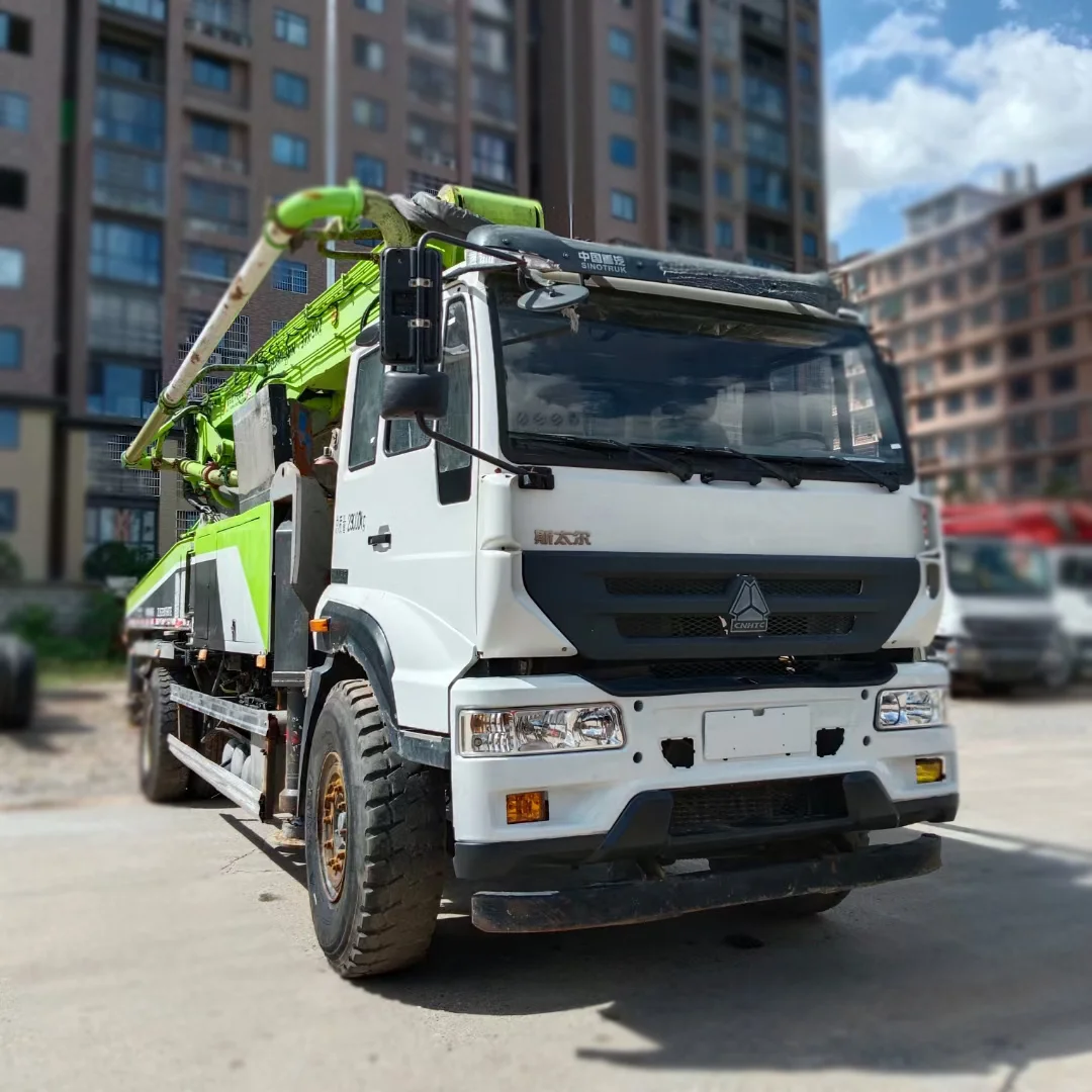 Sinotruk concrete pump truck